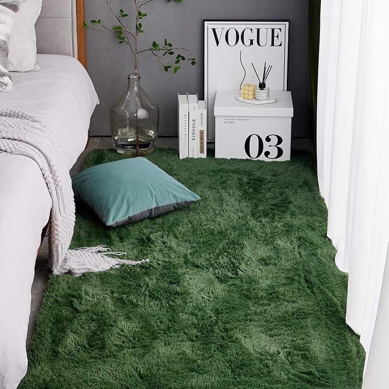 Desk Setup Girly - Luxuriöses Schlafzimmer mit grünem Teppich voller