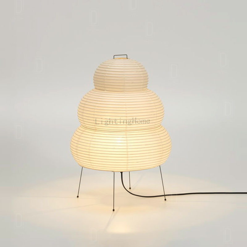 Desk Setup Japan - Akari Wabi-Sabi-Tischlampe im japanischen Design, weißes