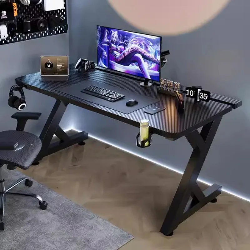 Q Minimalistische schwarze Com – Desk Setup Art Bewertung und Preis