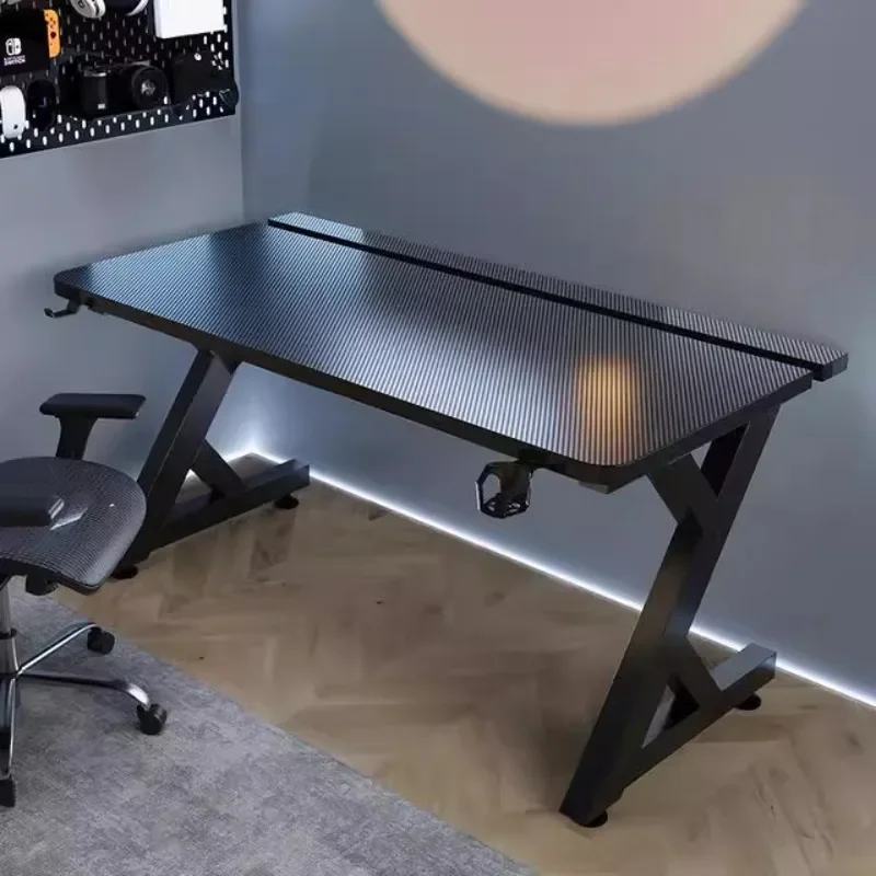Q Minimalistische schwarze Com – Desk Setup Art Bewertung und Preis